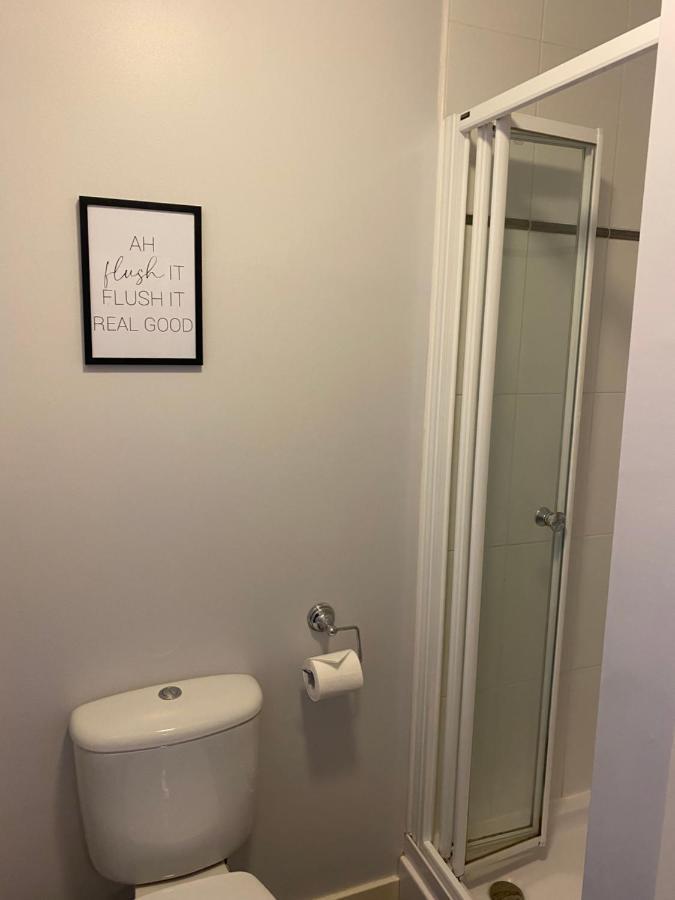 فيلا Coventry City Centre Townhouse With Private Parking المظهر الخارجي الصورة